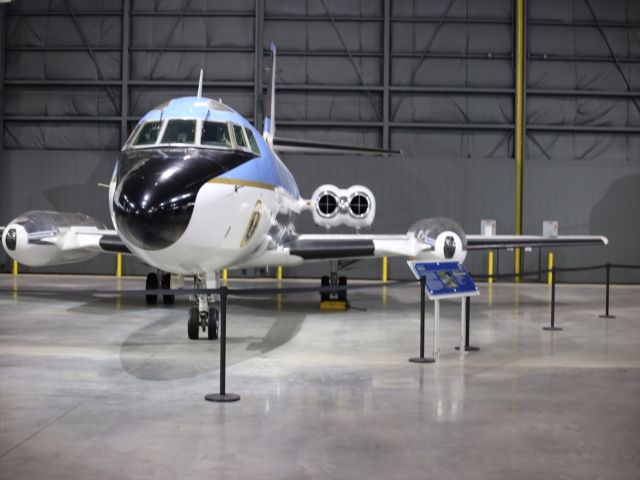 Lockheed VC-140B JetStar