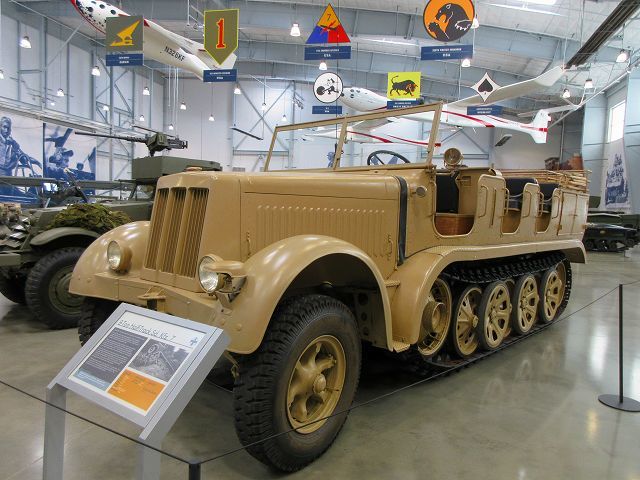 8t Half-track SD. KFZ.VII