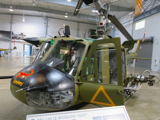 Bell UH-1B "IRPQUOIS HUEY"
